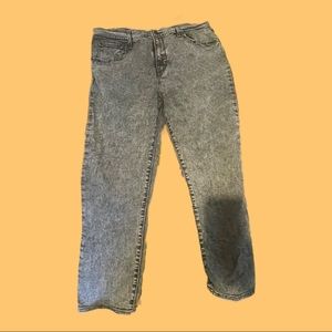 Levi’s gray jeans